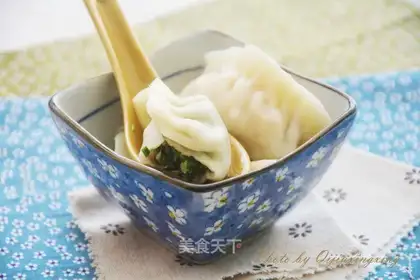 Scrambled mushrooms and meat dumplings
