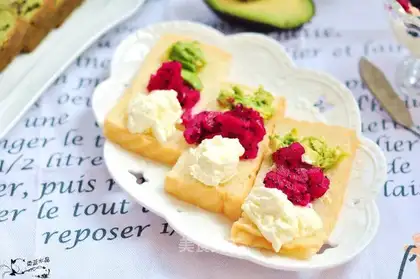 Butter fruit sandwich
