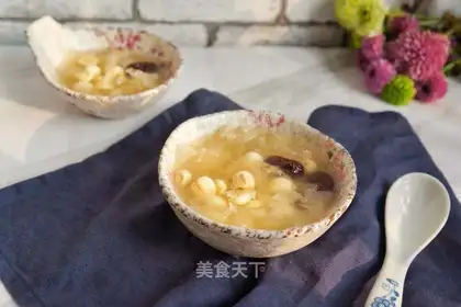 Silver Ear Lotus soup