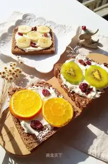 Fruit-rich toast