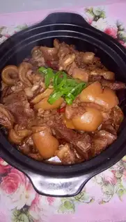 Red laced lamb