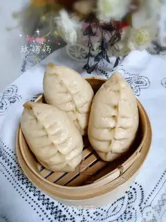 Onion sauce meat buns