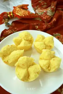 Steamed orange muffins