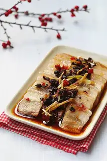 The soy sauce is vealing