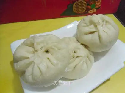 Big radish pork bun