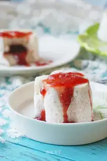 Strawberry muffins