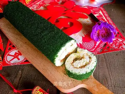 Seaweed pine rolls