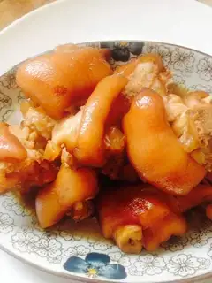 Red pig hoof