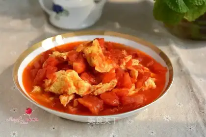Tomato fried eggs