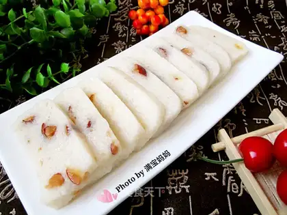 Red-tree cake