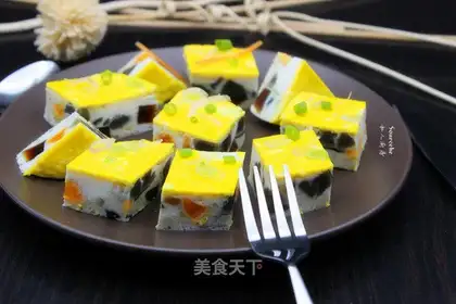 Three-coloured eggs