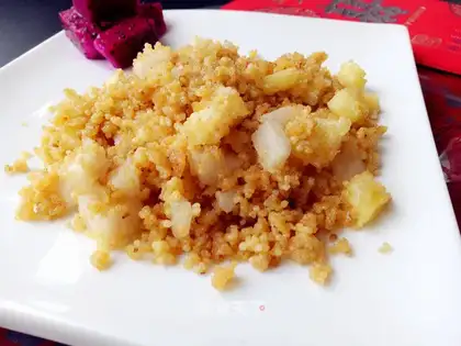 Rice and fruit fried rice