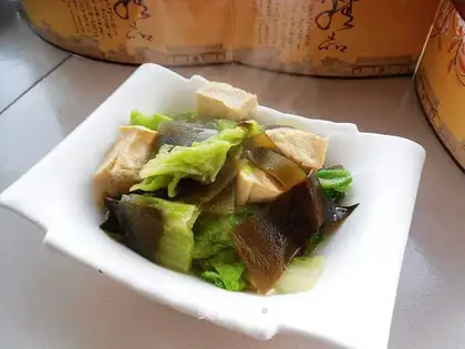 Seaweed cabbage and tofu