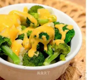 Milky cheese and broccoli