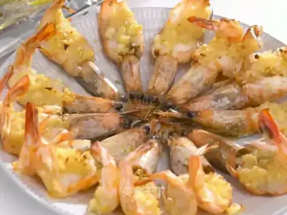 Garlic butter and gold shrimp