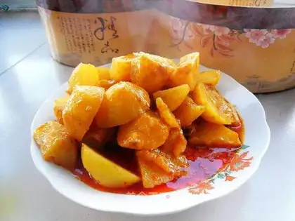 Red curry potatoes