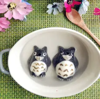 Dragon cat, black sesame soup