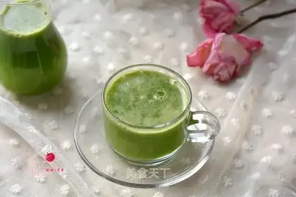 Pear celery juice