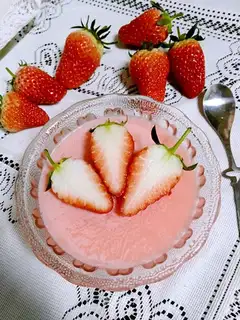 Strawberry pudding