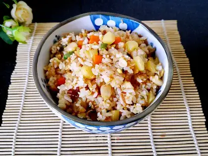Pineapple chicken leg fried rice