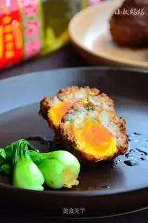 Salted egg yellow lion head