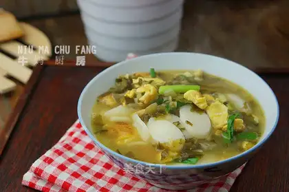 Sour eggs and soup