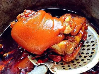 Spicy pig hoof