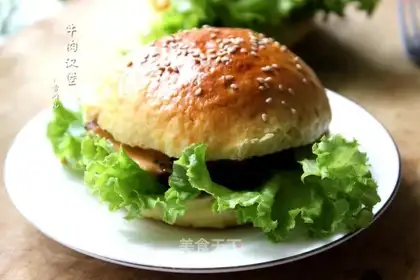 Homemade beef burgers