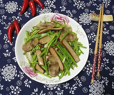 Sausage eggs, fried artemisinin