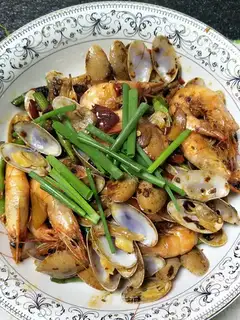Spicy flowers and shrimp
