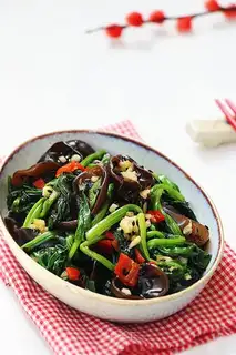 Wood and spinach