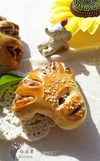 Tiger Claw Bread