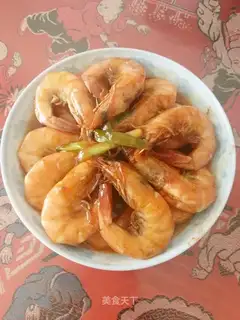 Tomato sauce and shrimp