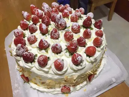 Strawberry cream cake