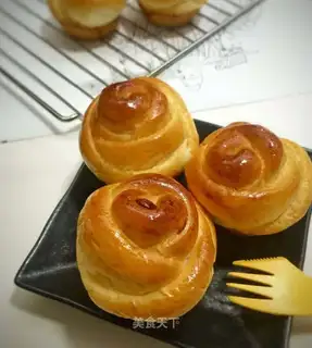 Rose bread