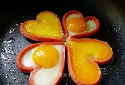 Ham intestinal fried eggs