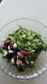 Pyramid nuts