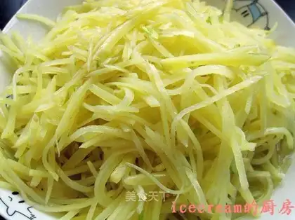 stir-fried shredded potatoes