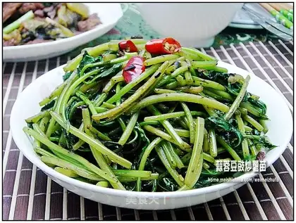 stir-fried potato sprouts with garlic and black bean sauce