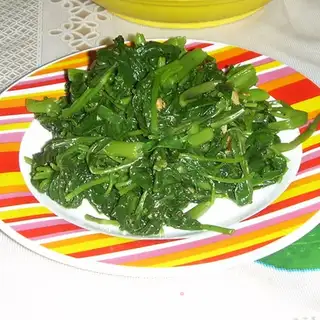 Chinese cabbage with garlic