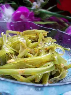 Mixed cabbage stalks