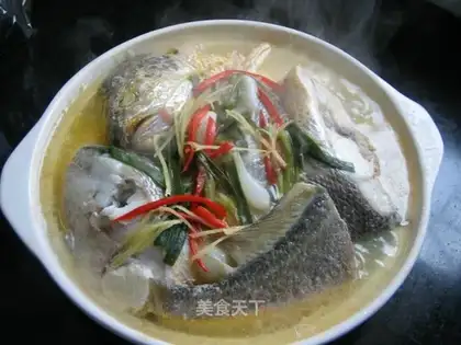 Yellow croaker and tofu casserole