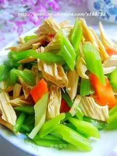 Celery mixed with tofu
