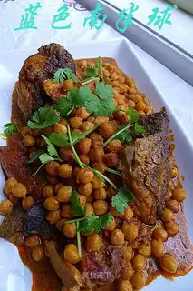 Hummus salmon head
