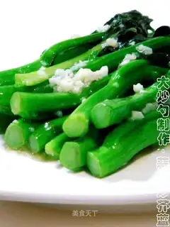 stir-fried kale with garlic