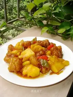 Sweet and sour pork with pineapple