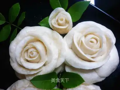 Coconut rose steamed buns