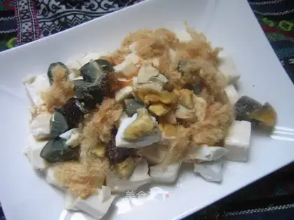 Double eggs mixed with tofu