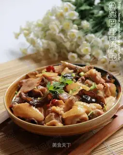 Steamed chicken with cloud ears