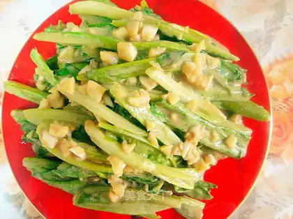 Sesame sauce mixed with oil and wheat vegetables